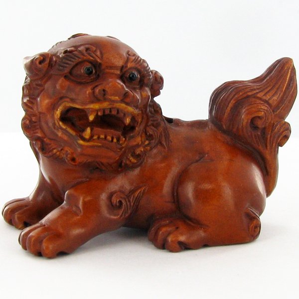 Handcarved Japenese Boxwood Netsuke: Excellent handcarved piece with lots of detail 2"