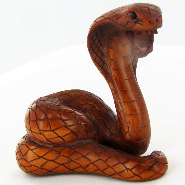 Handcarved Japenese Boxwood Netsuke: Excellent handcarved piece with lots of detail 2"