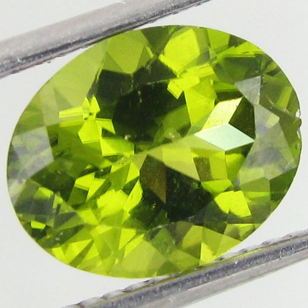 2.79ct Top Pakistan Peridot Oval