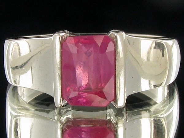 33.2twc Madagascar Ruby Sterling Ring: Well crafted piece; stone with customary treatment