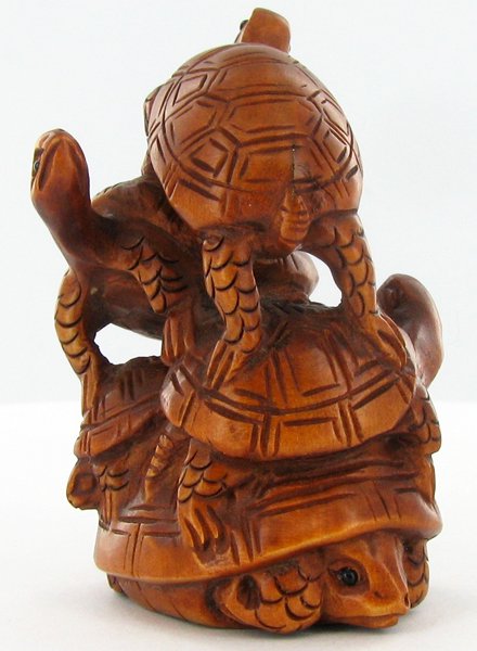 Handcarved Japenese Boxwood Netsuke: Excellent handcarved piece with lots of detail 2"