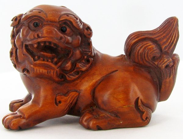 Handcarved Japenese Boxwood Netsuke: Excellent handcarved piece with lots of detail 2"