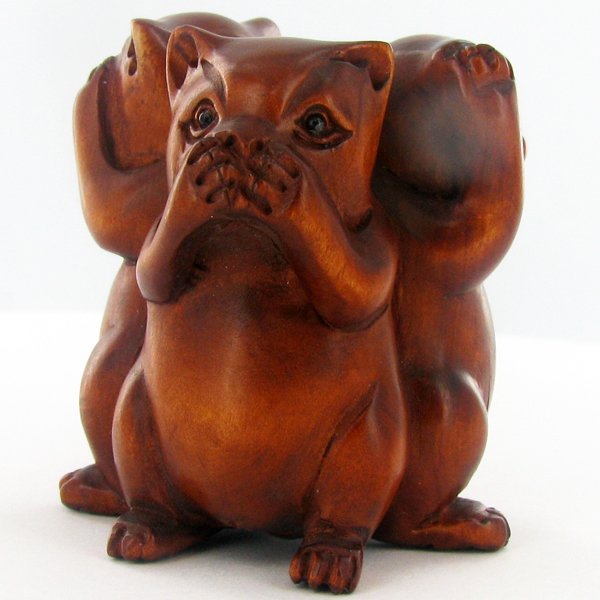 Handcarved Japenese Boxwood Netsuke: Excellent handcarved piece with lots of detail 2"