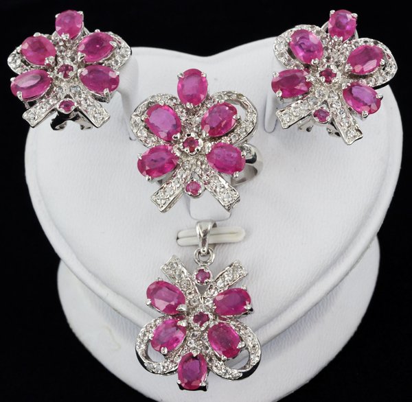 130twc Ruby Sterling Earring Ring Pendant Set: Excellent well-crafted NEW HEAVY sterling silver set