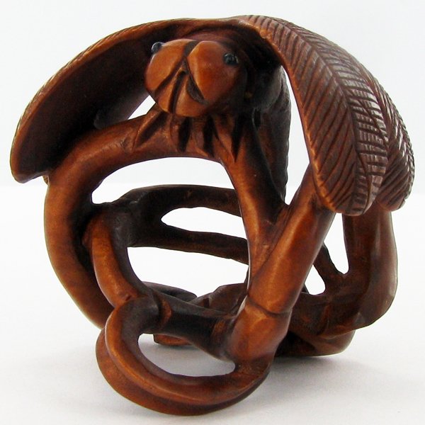 Handcarved Japenese Boxwood Netsuke: Excellent handcarved piece with lots of detail 2"