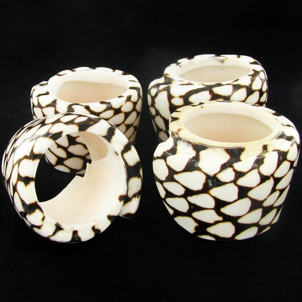 Handcrafted Shell Napkin Ring Set: Excellent handcrafted set; 1.5"