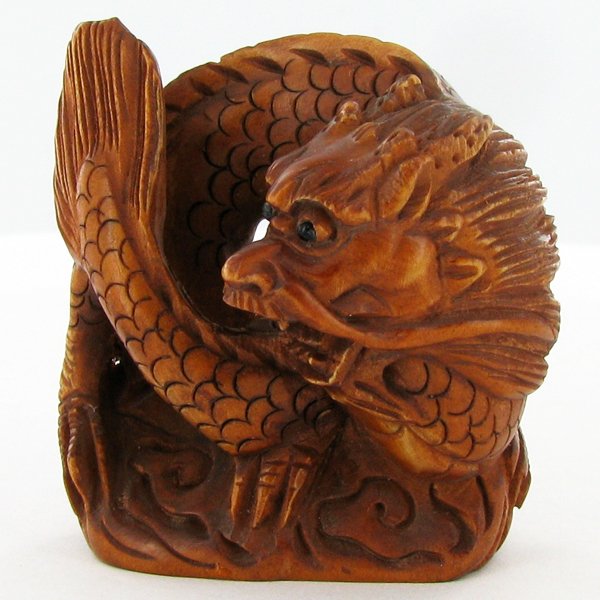 Handcarved Japenese Boxwood Netsuke: Excellent handcarved piece with lots of detail 2"