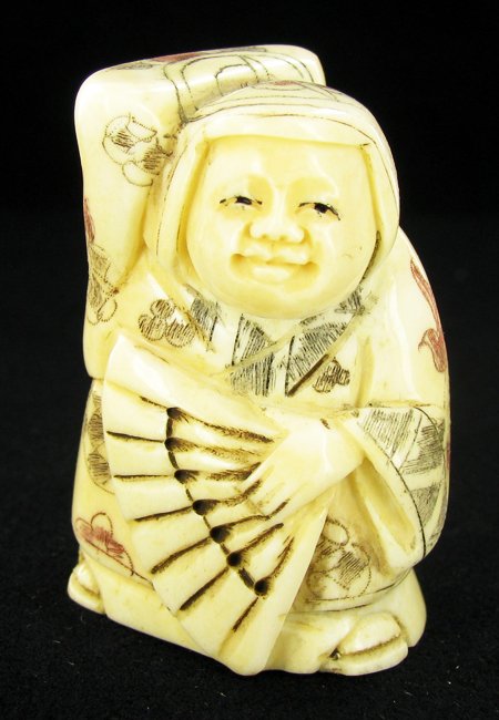 Chinese Handcarved Bone Netsuke: Excellent handcarved piece; 2"