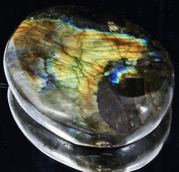 748ct Hefty Labradorite Cabochon: Excellent large piece