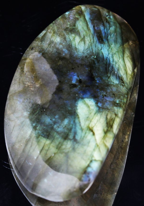 120ct Delicate Potato Chip Cut Labradorite Cabochon: Excellent expensive cut