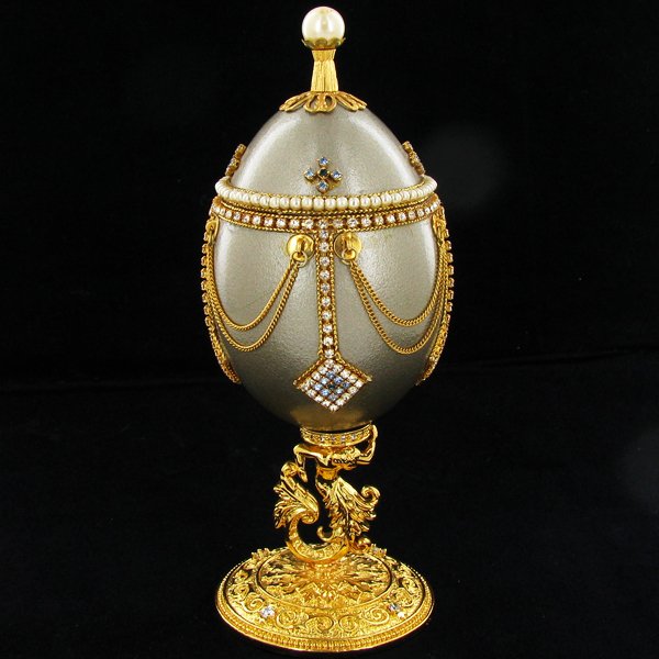 Fabrege Style Decorative Egg Ring Box: Well crafted; 6"