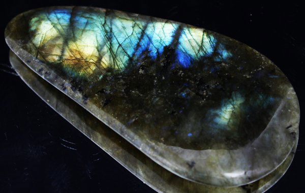 130ct Delicate Potato Chip Cut Labradorite Cabochon: Excellent expensive cut