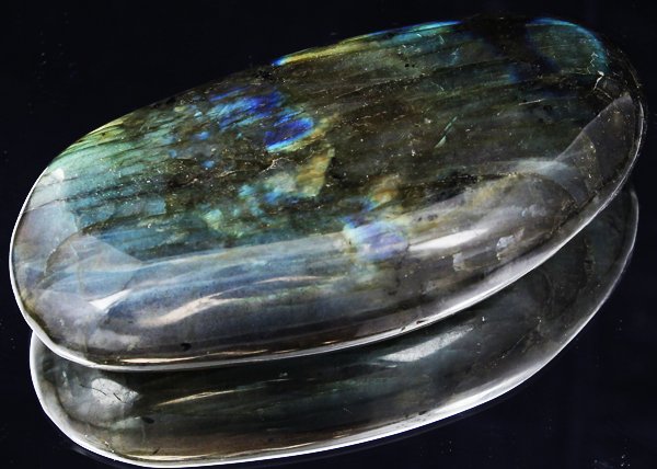 816ct Hefty Labradorite Cabochon: Excellent large piece
