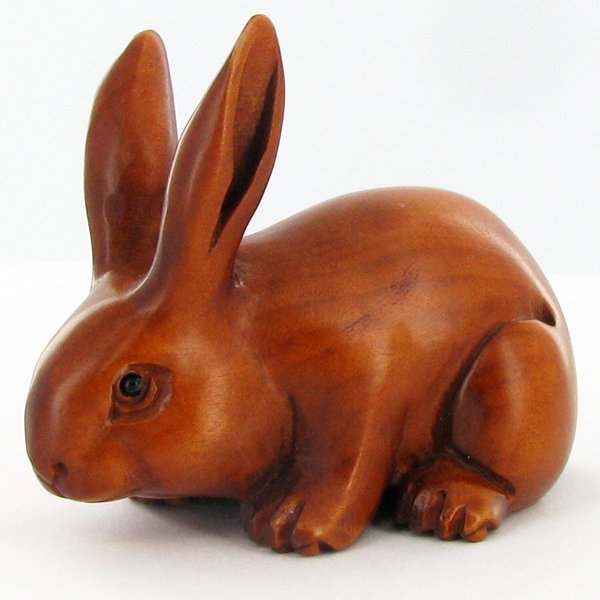 Handcarved Japenese Boxwood Netsuke: Excellent handcarved piece with lots of detail 2"