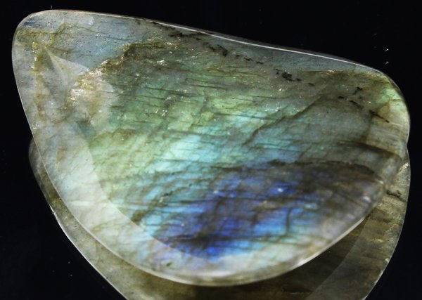 60ct Delicate Potato Chip Cut Labradorite Cabochon: Excellent expensive cut