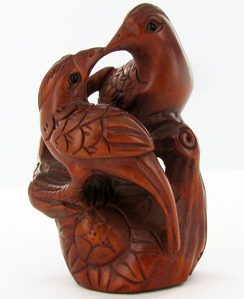 Handcarved Japenese Boxwood Netsuke: Excellent handcarved piece with lots of detail 2"