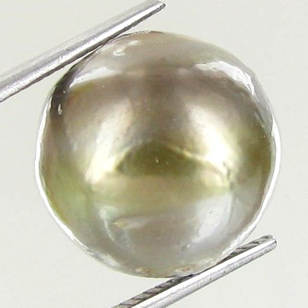 19.95ct Tahitian Baroque Pearl: Baroque shaped; drilled and ready for one-of-a-kind pendant