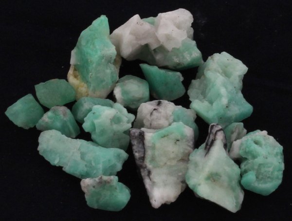 207.5ct Better Grade Colombian Emerald Rough: Excellent hi-grade parcel