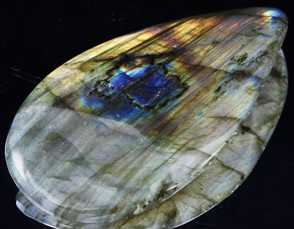 125ct Delicate Potato Chip Cut Labradorite Cabochon: Excellent expensive cut