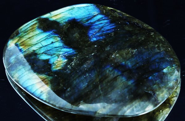 160ct Delicate Potato Chip Cut Labradorite Cabochon: Excellent expensive cut