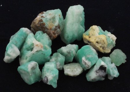 213.5ct Better Grade Colombian Emerald Rough: Excellent hi-grade parcel