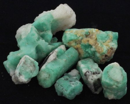 212ct Better Grade Colombian Emerald Rough: Excellent hi-grade parcel