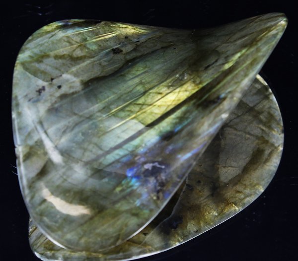 120ct Delicate Potato Chip Cut Labradorite Cabochon: Excellent expensive cut