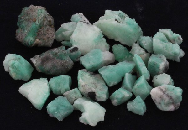 204.5ct Better Grade Colombian Emerald Rough: Excellent hi-grade parcel
