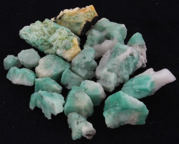 206.5ct Better Grade Colombian Emerald Rough: Excellent hi-grade parcel
