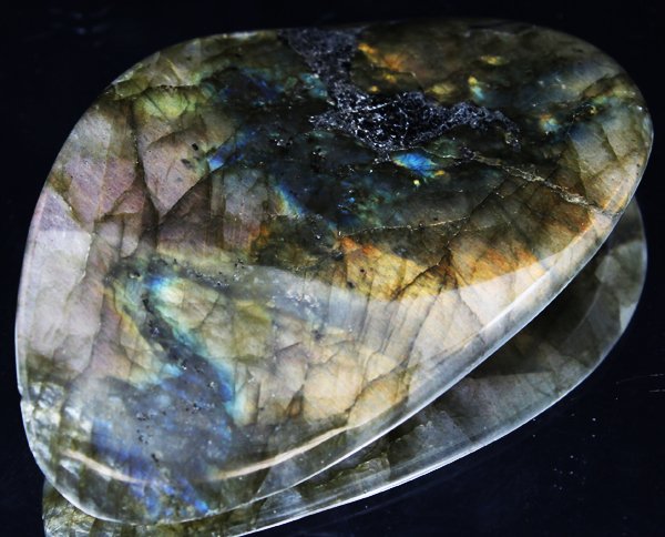 100ct Delicate Potato Chip Cut Labradorite Cabochon: Excellent expensive cut