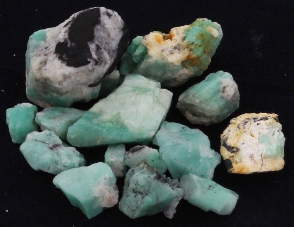 205ct Better Grade Colombian Emerald Rough: Excellent hi-grade parcel