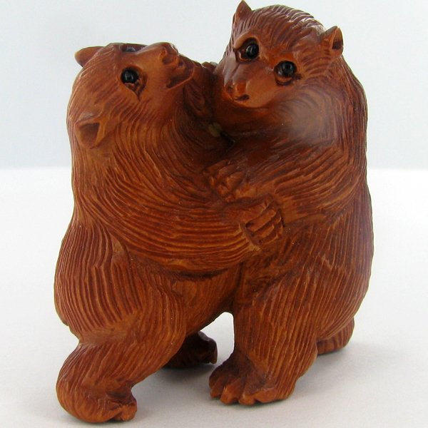 Handcarved Japenese Boxwood Netsuke: Excellent handcarved piece with lots of detail 2"