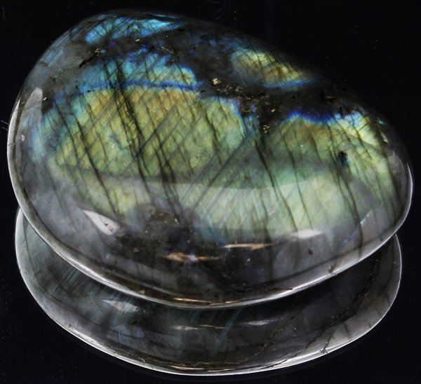 771ct Hefty Labradorite Cabochon: Excellent large piece