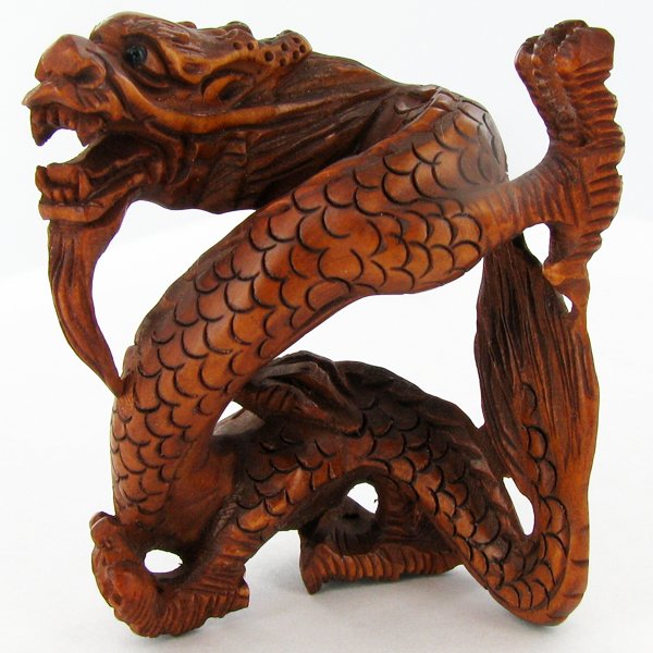 Handcarved Japenese Boxwood Netsuke: Excellent handcarved piece with lots of detail 2"