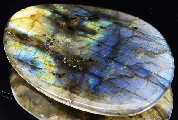 115ct Delicate Potato Chip Cut Labradorite Cabochon: Excellent expensive cut