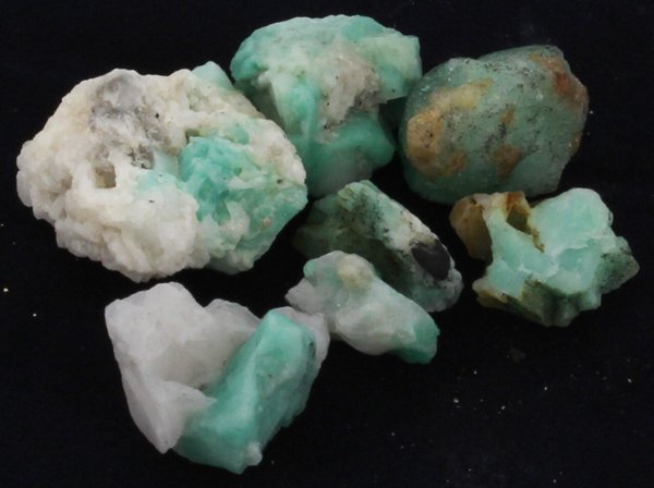 201ct Better Grade Colombian Emerald Rough: Excellent hi-grade parcel