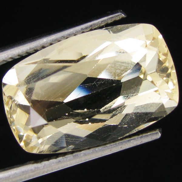 9.65ct Clear Champagne Oregon Sunstone Cushion: Excellent hi grade piece; well cut & colored; with treatment