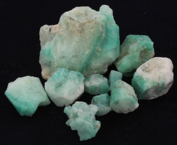 212.5ct Better Grade Colombian Emerald Rough: Excellent hi-grade parcel