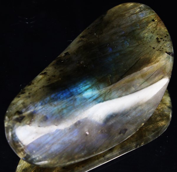 140ct Delicate Potato Chip Cut Labradorite Cabochon: Excellent expensive cut