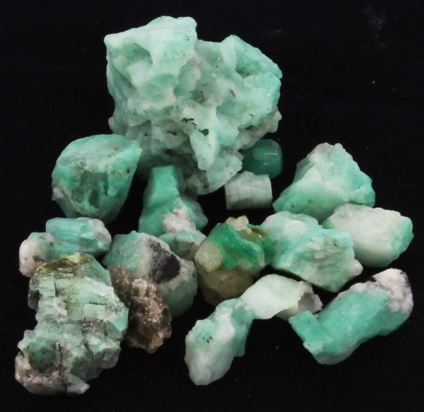 203.5ct Better Grade Colombian Emerald Rough: Excellent hi-grade parcel