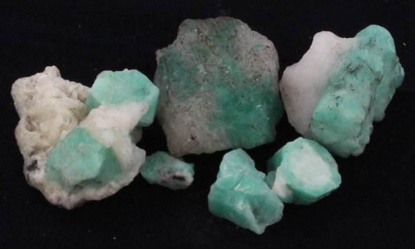 203ct Better Grade Colombian Emerald Rough: Excellent hi-grade parcel