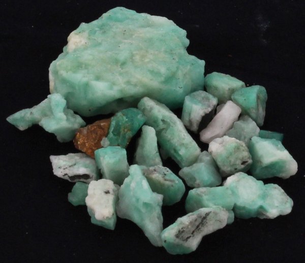 200.5ct Better Grade Colombian Emerald Rough: Excellent hi-grade parcel