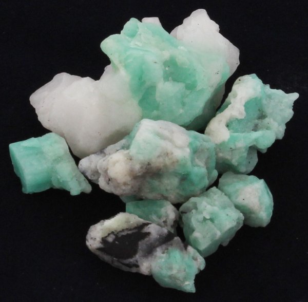 205ct Better Grade Colombian Emerald Rough: Excellent hi-grade parcel