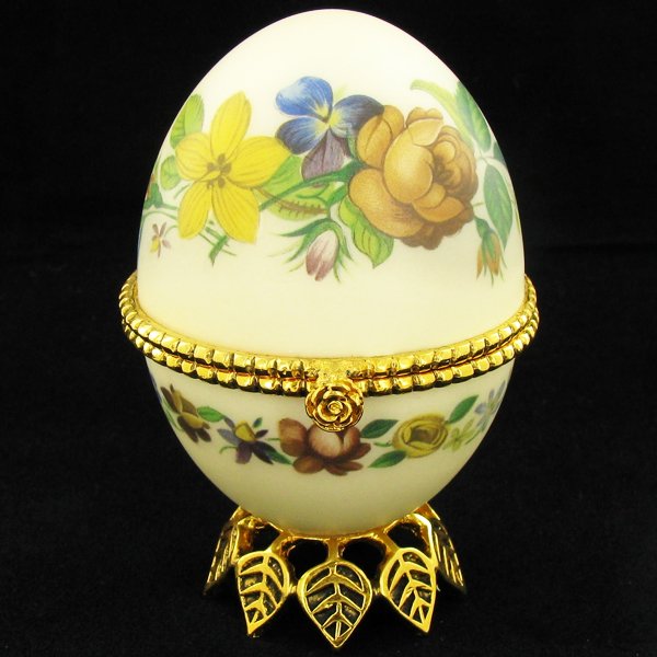 Faberge Style Goose Egg Photo Frame: Ornately hand-decorated, 18k gold over pewter hardware, silk lined, 4";