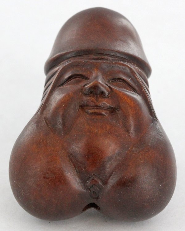 Handcarved Japenese Boxwood Netsuke: Excellent handcarved piece; 2"