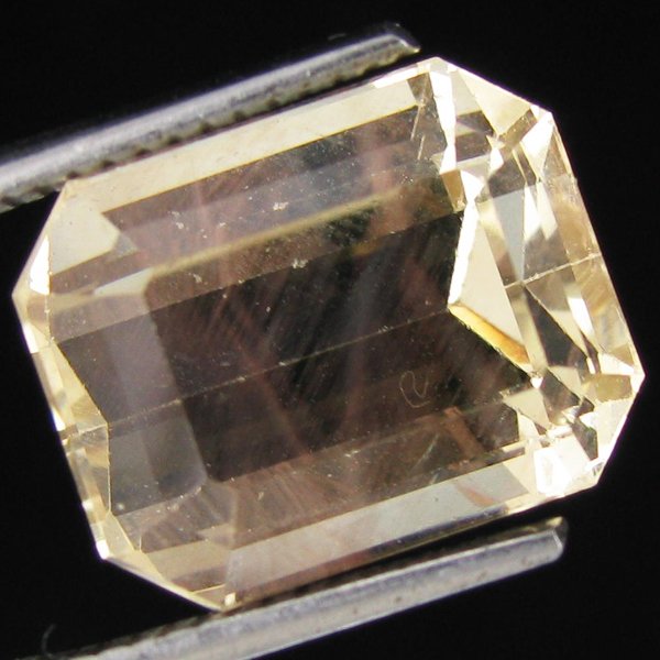 8.90ct Clear Champagne Oregon Sunstone Octagon: Excellent hi grade piece; well cut & colored; with treatment