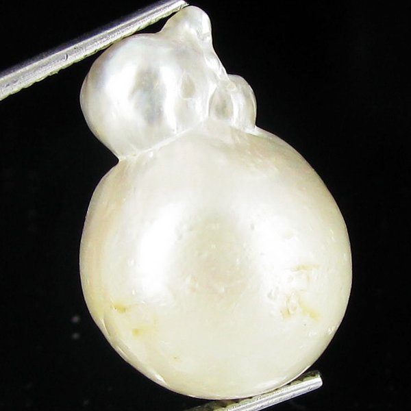 27.8ct Tahitian Baroque Pearl: Baroque shaped; drilled and ready for one-of-a-kind pendant