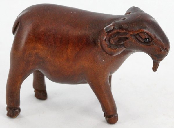 Handcarved Japenese Boxwood Netsuke: Excellent handcarved piece; 2"