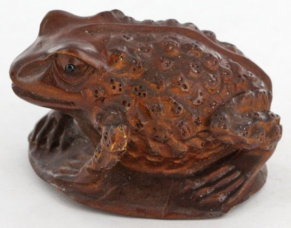 Handcarved Japenese Boxwood Netsuke: Excellent handcarved piece; 2"