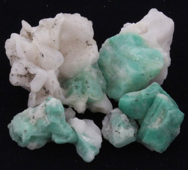 205ct Better Grade Colombian Emerald Rough: Excellent hi-grade parcel